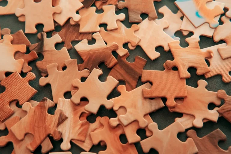spersonalizowane puzzle – pomysł na kreatywny prezent dla bliskich